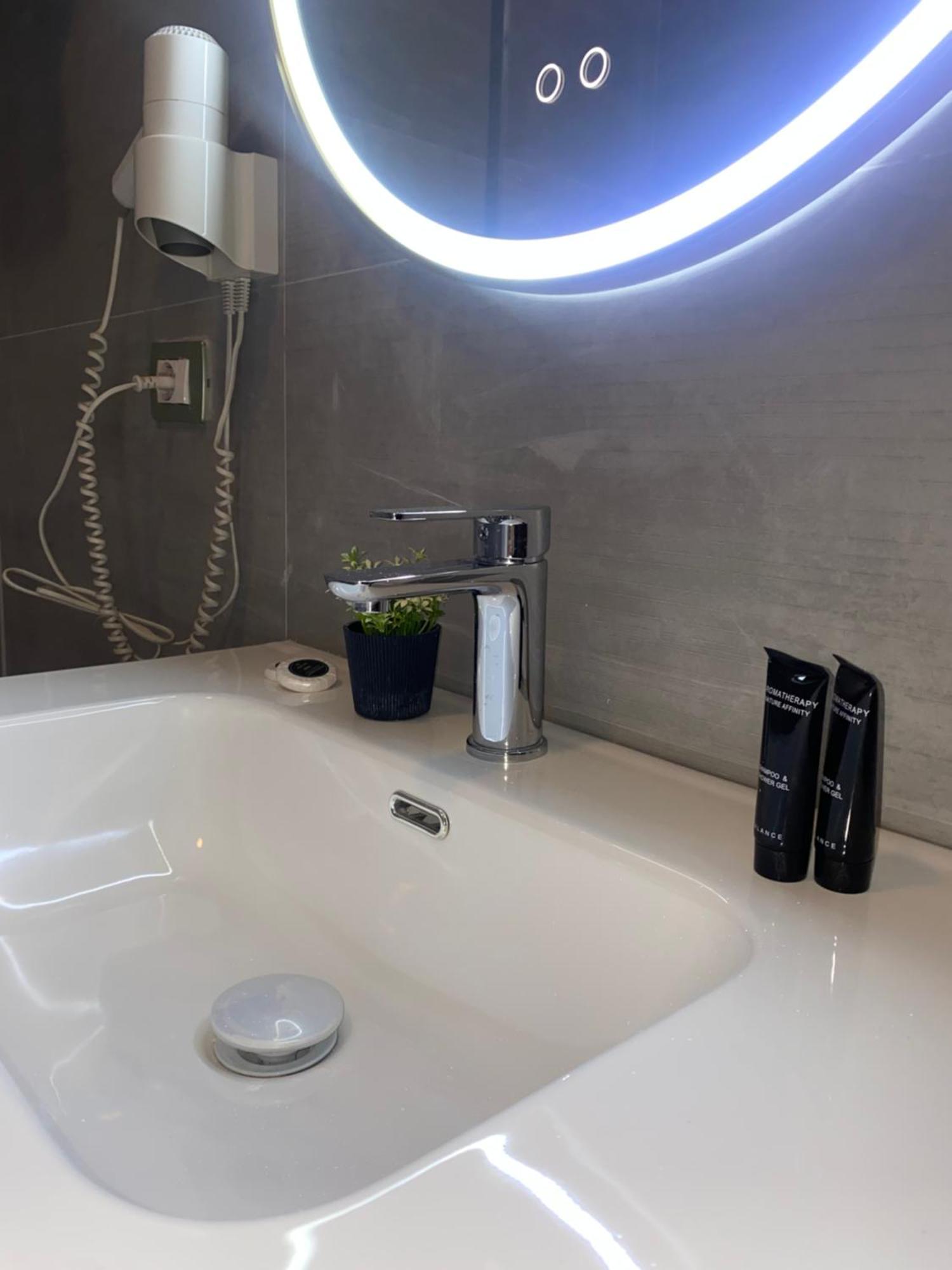 Prince Hotel Tirana Kültér fotó