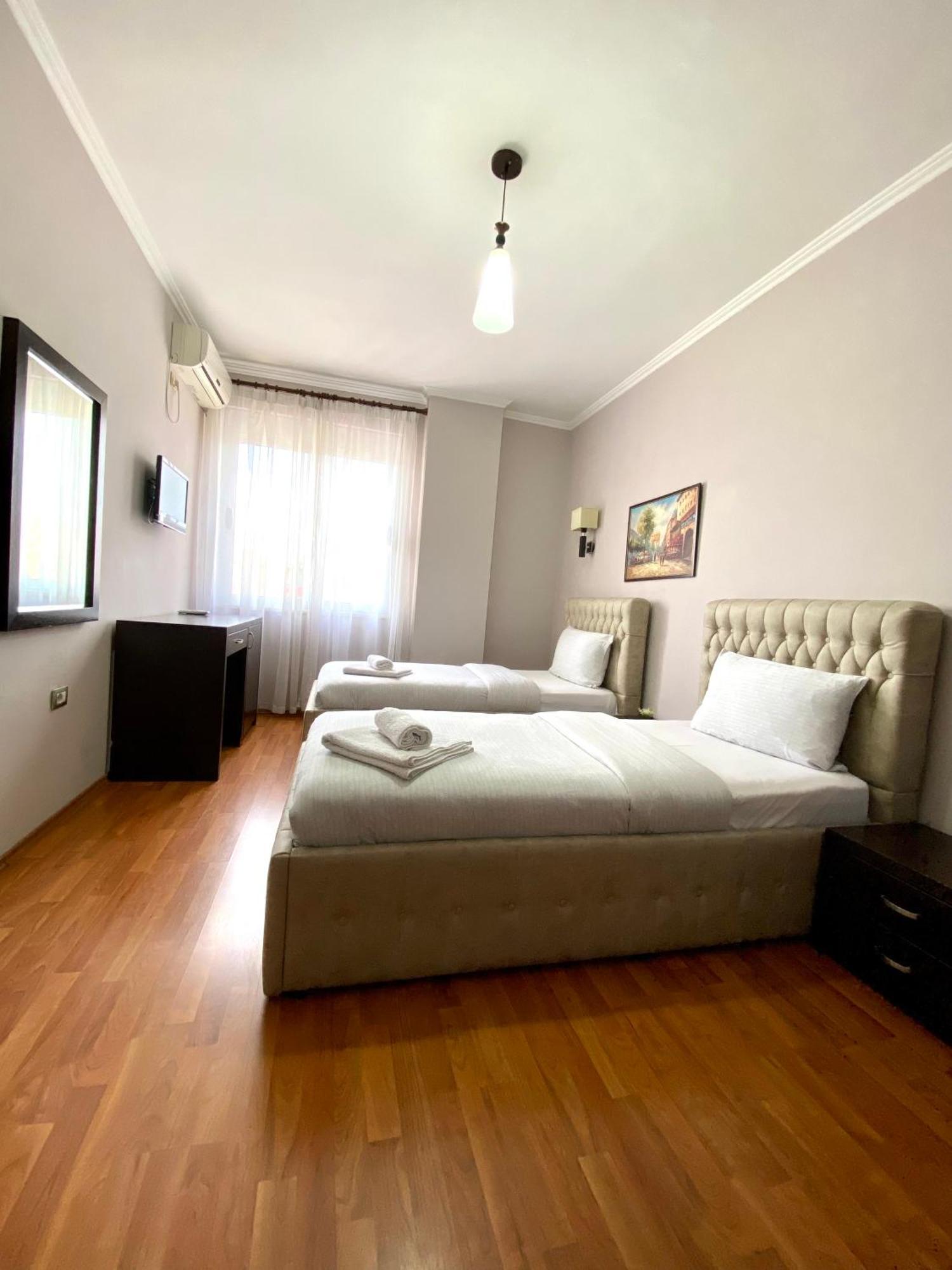Prince Hotel Tirana Kültér fotó
